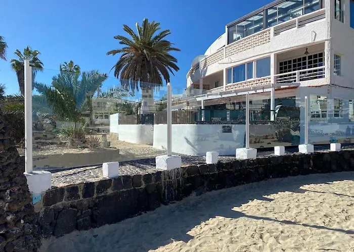 Front House 'casa Neen' Ferienhaus