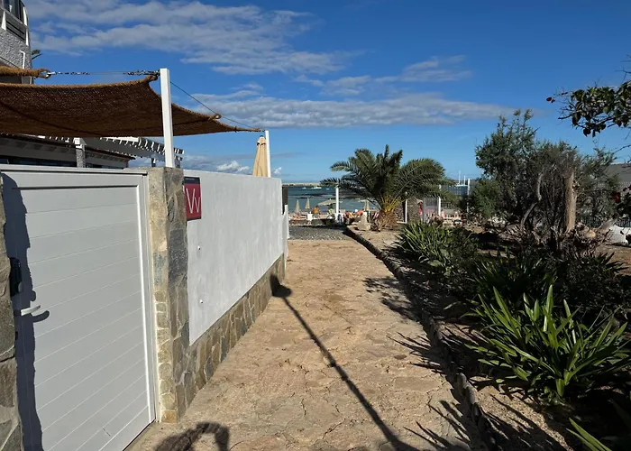 Front House 'casa Neen' *