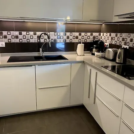 Front House 'casa Neen'