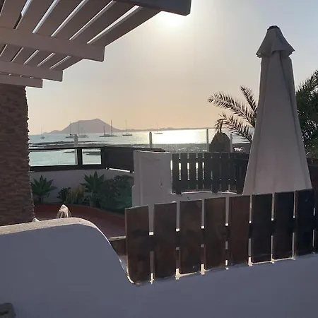 Front House 'casa Neen' * Corralejo