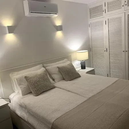 Front House 'casa Neen' בית נופש